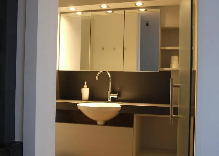 Manor House In * Robertville